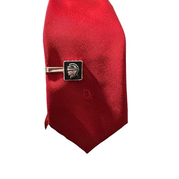 Vtg 2 Tone Silver & Black Enamel Square Silver 3-D  Spartan in Ornate Helm 1.25” - Picture 7 of 7